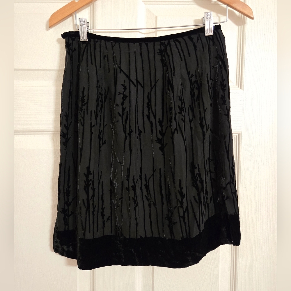 Ann Taylor Women's black silk velvet burnout Midi skirt size 8